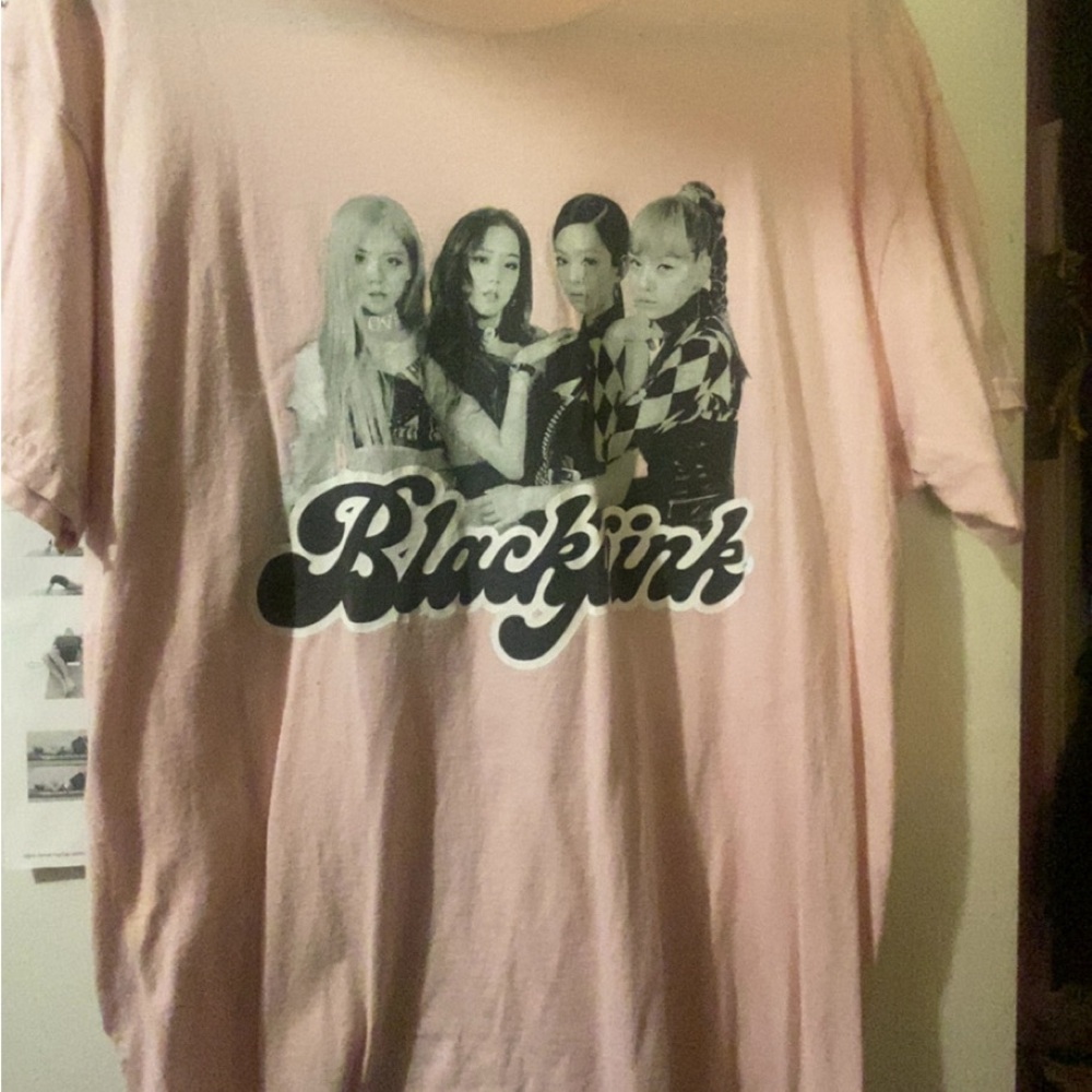 Hot Topic Pink Blackpink Short Sleeve Tee